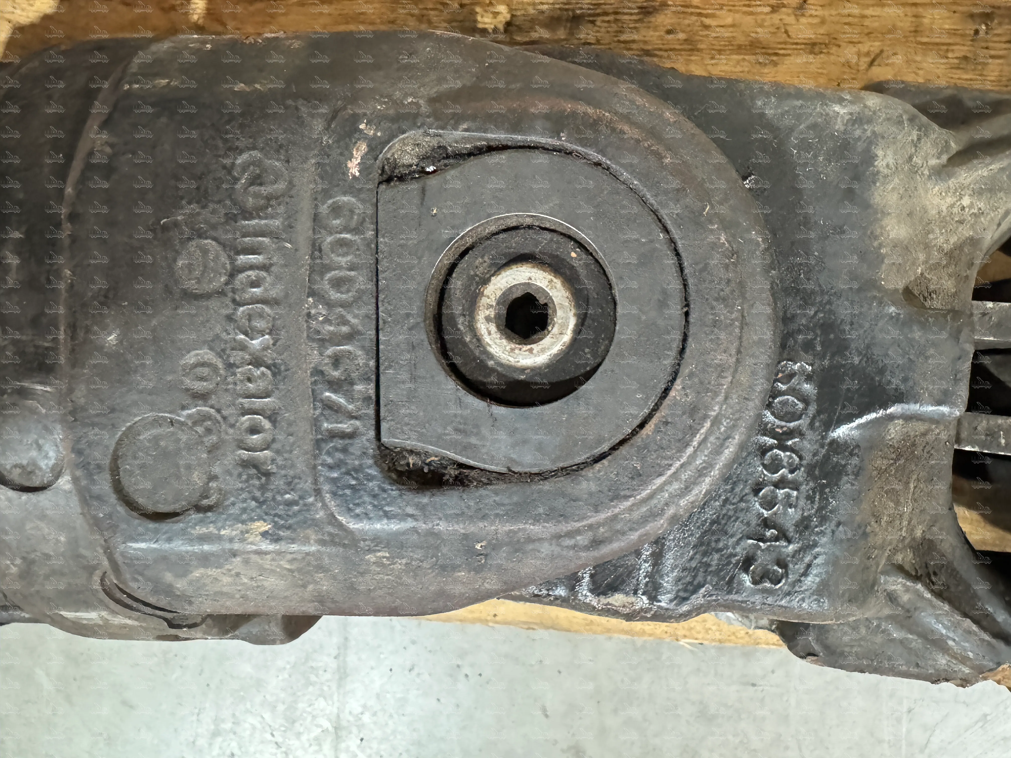 Rotator 6004671 Doppelschwingungsdämpfer für  Ponsse
