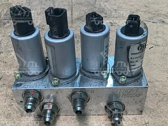 Forklift hydraulic pilot valve F680373 John Deere